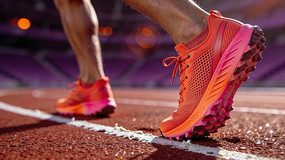 �ﾶ�˶�Ա��ʱ����Ь