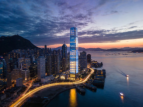 ���۳��еĽ���Ⱥ