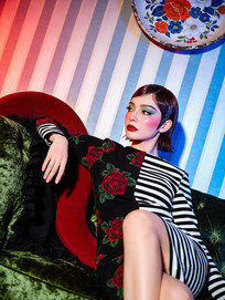 ����ʱ�г��ƵĲ�ױ��Ů