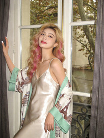 �д�����������Ů��