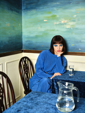 ���������еĲ�ױ��Ůд��