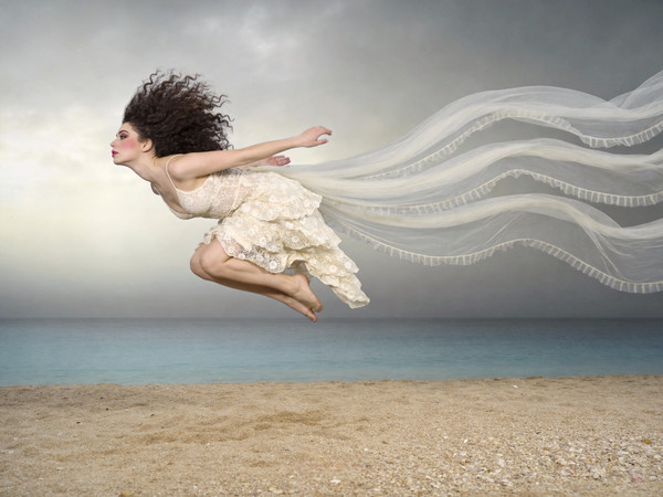 �ξ��еķ���Ů��