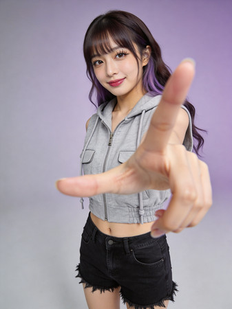 做点击手势的美少女 做点击手势的美少女