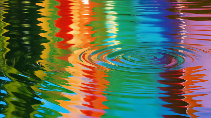 ��ɫˮ�沨����д