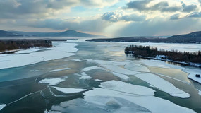 ����������ѩ���Ǿ���