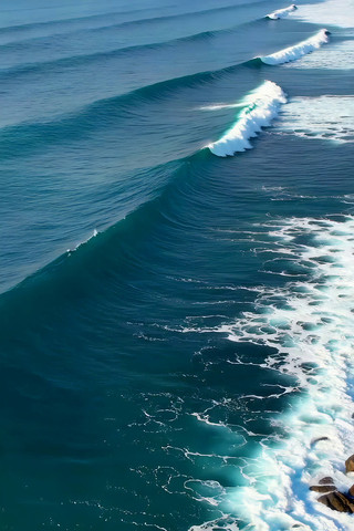 俯瞰大海海浪拍打礁石 俯瞰大海海浪拍打礁石