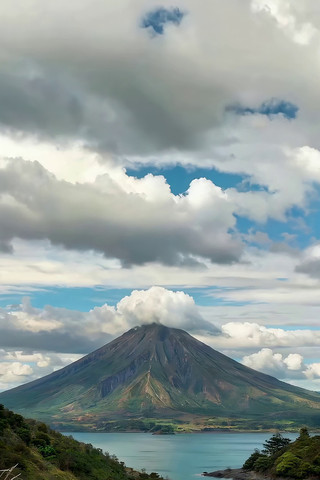 高山湖泊自然风光 高山湖泊自然风光
