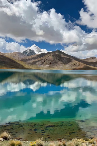 高原湖泊雪山全景 高原湖泊雪山全景