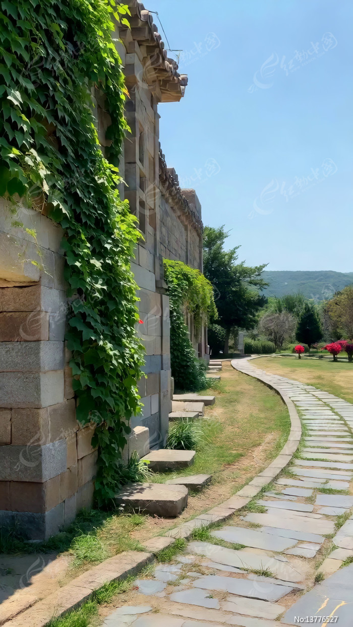 �Ž�������ֲ���ǵ�ʯǽС·