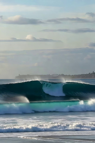海边海浪翻涌景象 海边海浪翻涌景象