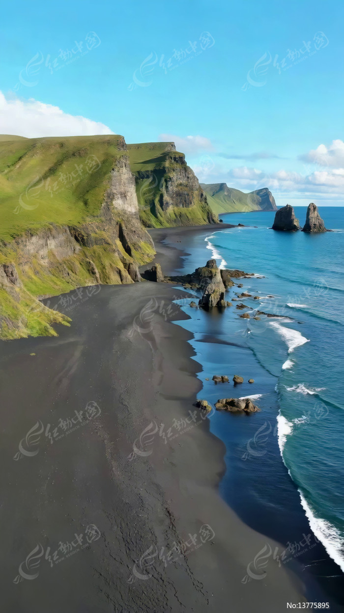 ���ߺ�ɳ̲����ɫɽ�·羰