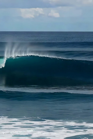 海洋中翻涌的波浪景象 海洋中翻涌的波浪景象