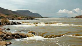 ����������ʯ���ļ�ˮ��