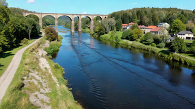 �����ϵĹ����ż��ܱ߷��