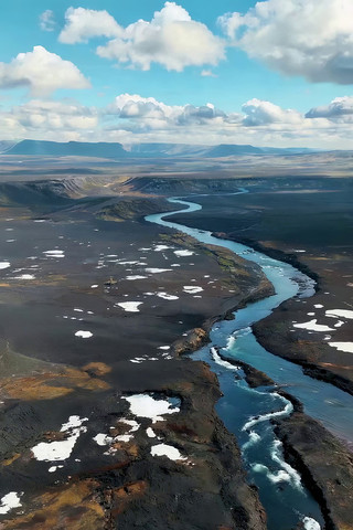 空中俯瞰蜿蜒河流自然风光 空中俯瞰蜿蜒河流自然风光
