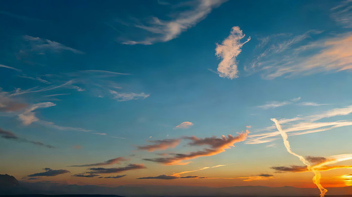 蓝天夕阳下的美丽云彩 蓝天夕阳下的美丽云彩