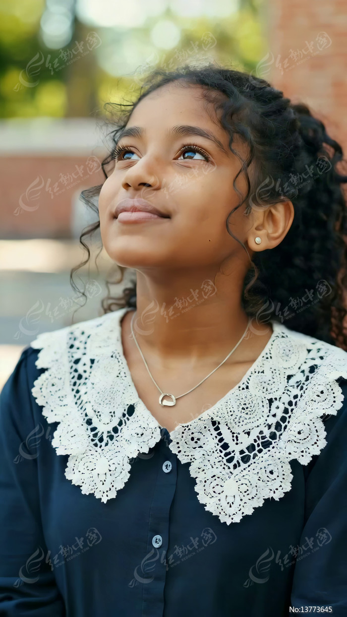 Ů������΢Ц��д