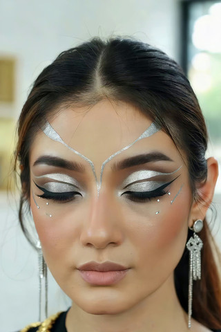 Ů�Դ���ױ����д