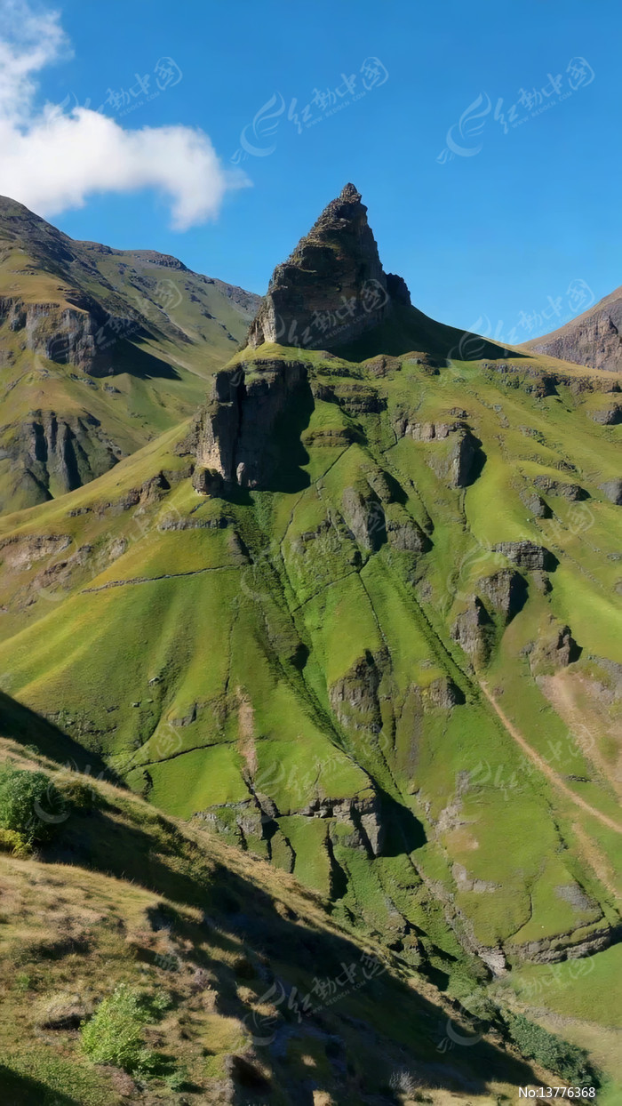 ��ɽ������Ȼ���