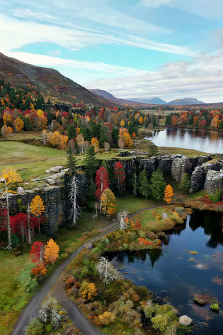 秋季山林湖泊航拍风景 秋季山林湖泊航拍风景