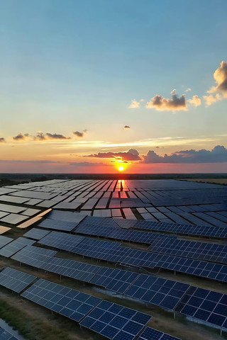 日落时分太阳能光伏电站 日落时分太阳能光伏电站