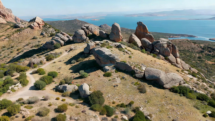 ɽ����ʯ��Զ��ˮ�򾰹�