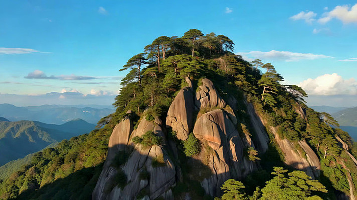 山峰松树自然风光全景 山峰松树自然风光全景