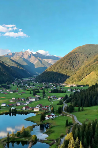 山间湖泊村庄自然风光俯瞰 山间湖泊村庄自然风光俯瞰