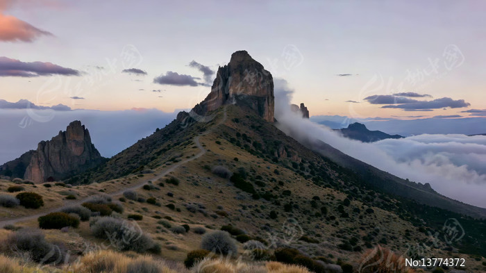 ɽ���ƺ��е�Ρ��ɽ��