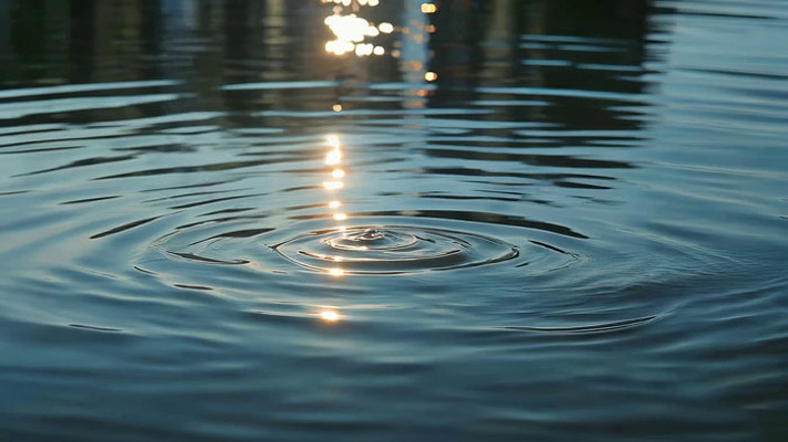 ˮ�����Ⲩ����Ȼ����