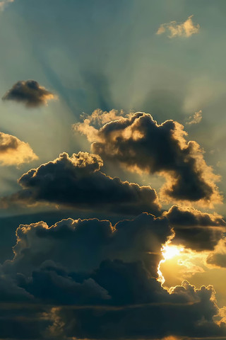 天空云彩与阳光景象 天空云彩与阳光景象