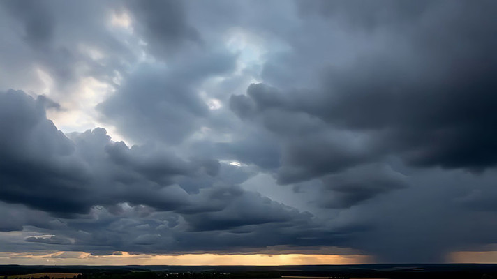 ����к������ƾ���