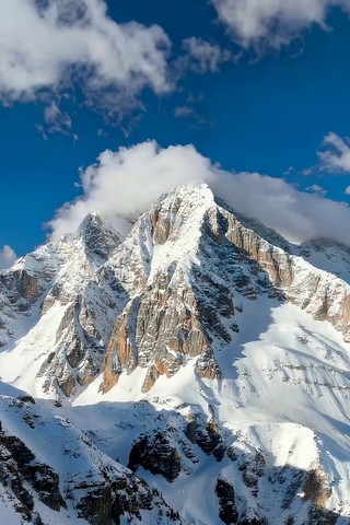 巍峨雪山全景 巍峨雪山全景