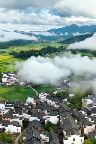 乡村田园云雾缭绕航拍全景 乡村田园云雾缭绕航拍全景