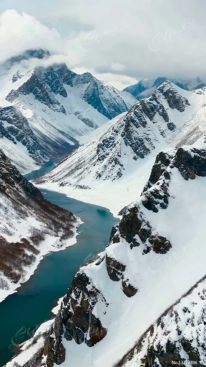 ѩɽ������Ȼ���