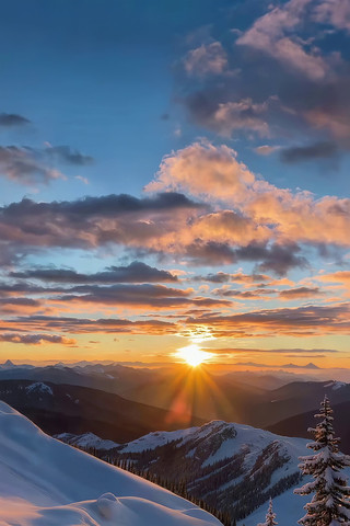 雪山日出自然风光 雪山日出自然风光