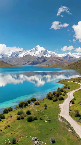 ѩɽ�µ���ɫ������Ȼ���