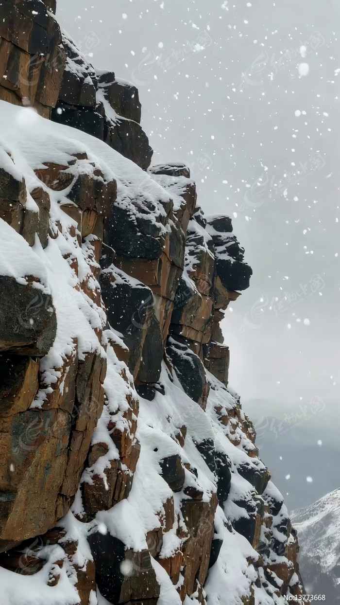 ѩ�и��ǵ���ʯɽ��