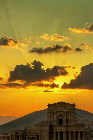 约旦佩特拉古城日落景象 约旦佩特拉古城日落景象