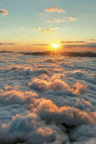 云海之上的日出景象 云海之上的日出景象