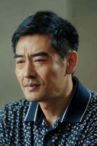 中年男子近景特写画面 中年男子近景特写画面