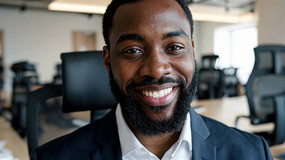 �칫����΢Ц�ĺ�������