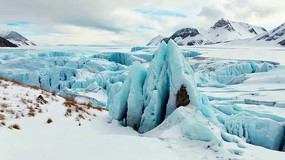 ����ѩɽ��Ȼ����