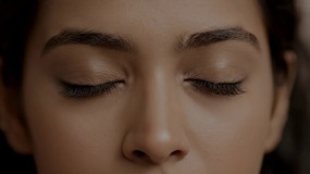 ����Ů���۲���д