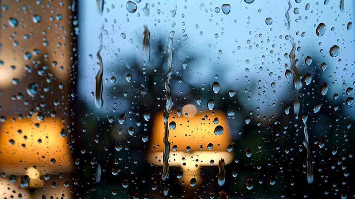 玻璃上雨滴特写素材 玻璃上雨滴特写素材