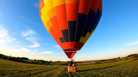 ��ɫ��������з���