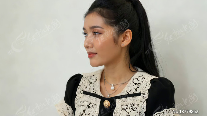 ����Ů����д