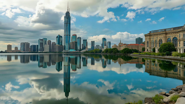 城市高楼与湖水倒影景观 城市高楼与湖水倒影景观