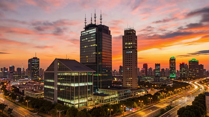 城市黄昏高楼与道路景观 城市黄昏高楼与道路景观