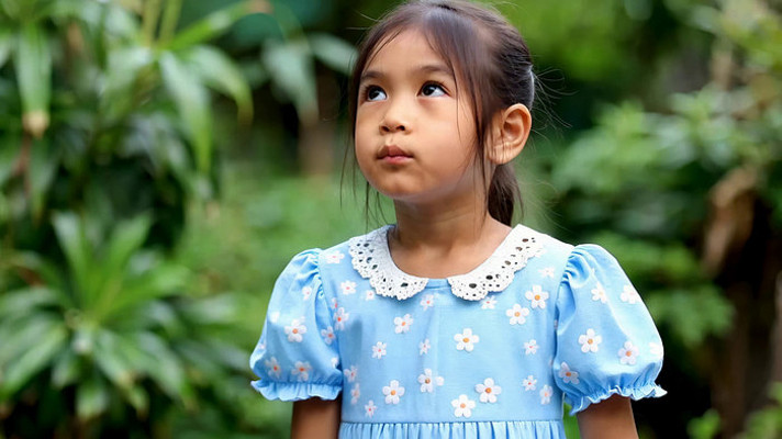 ������ȹСŮ������̧ͷ��